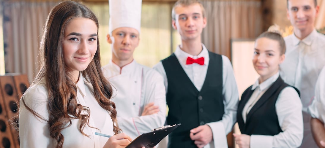 restaurant-staff-use-successfully-used-restaurant-management-software